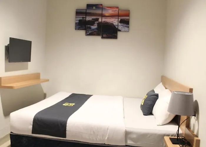 Standard Queen Room