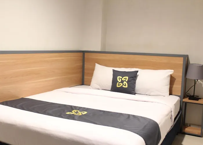 Standard Queen Room