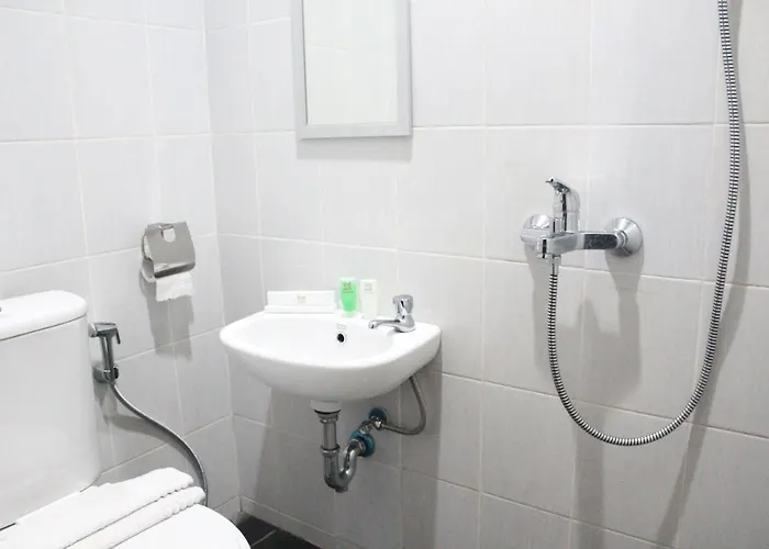Standard Queen Room